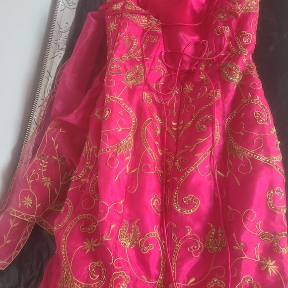 Dress - Picture 2 of 5